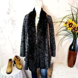 Lauren Michelle Woman beautiful fur trim leopard print